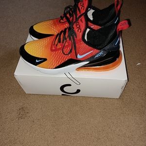 Nike Air max 270 (Like New)